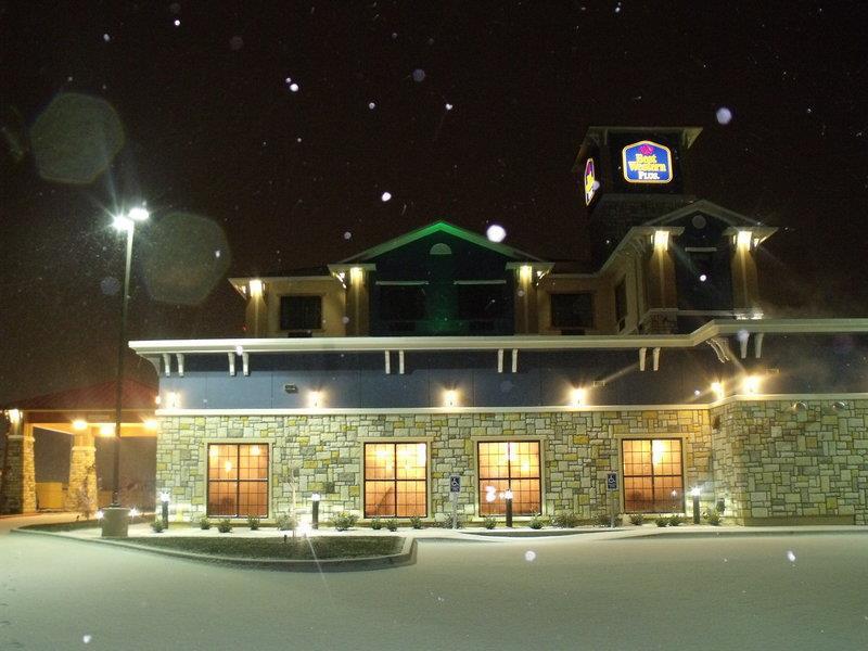 Best Western Plus Emerald Inn & Suites Garden City Exterior foto
