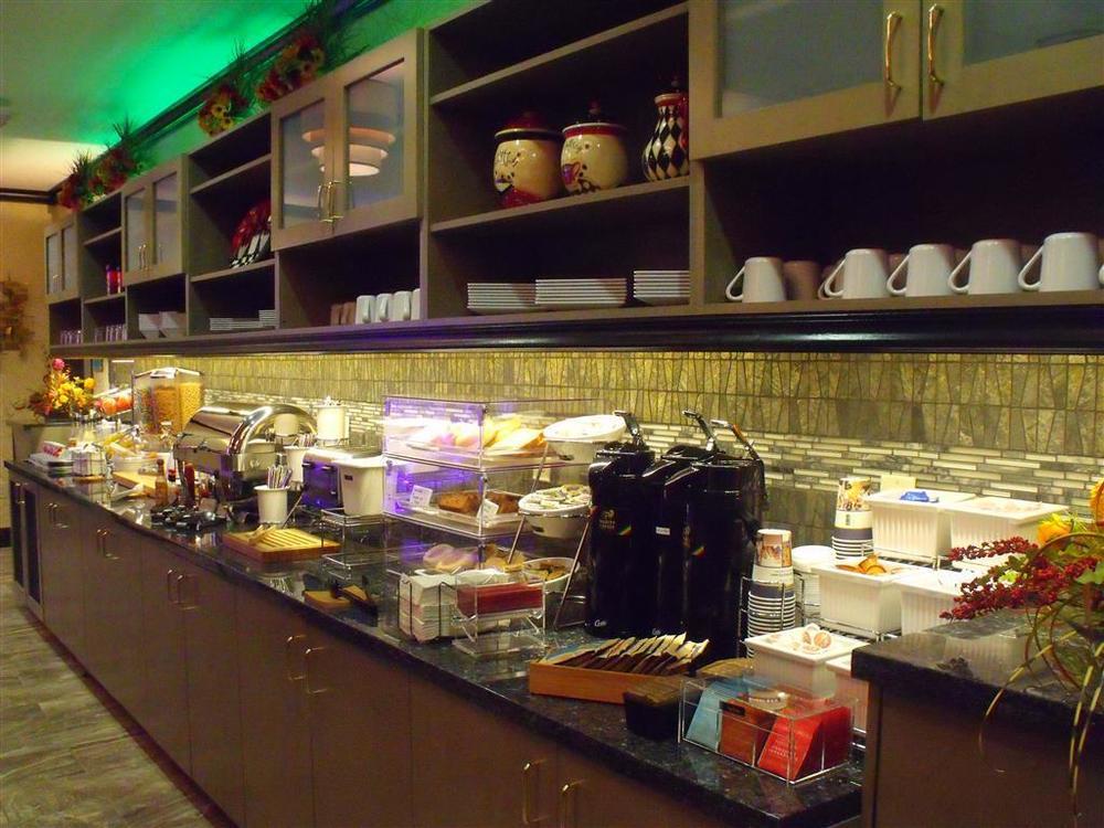 Best Western Plus Emerald Inn & Suites Garden City Restaurant foto