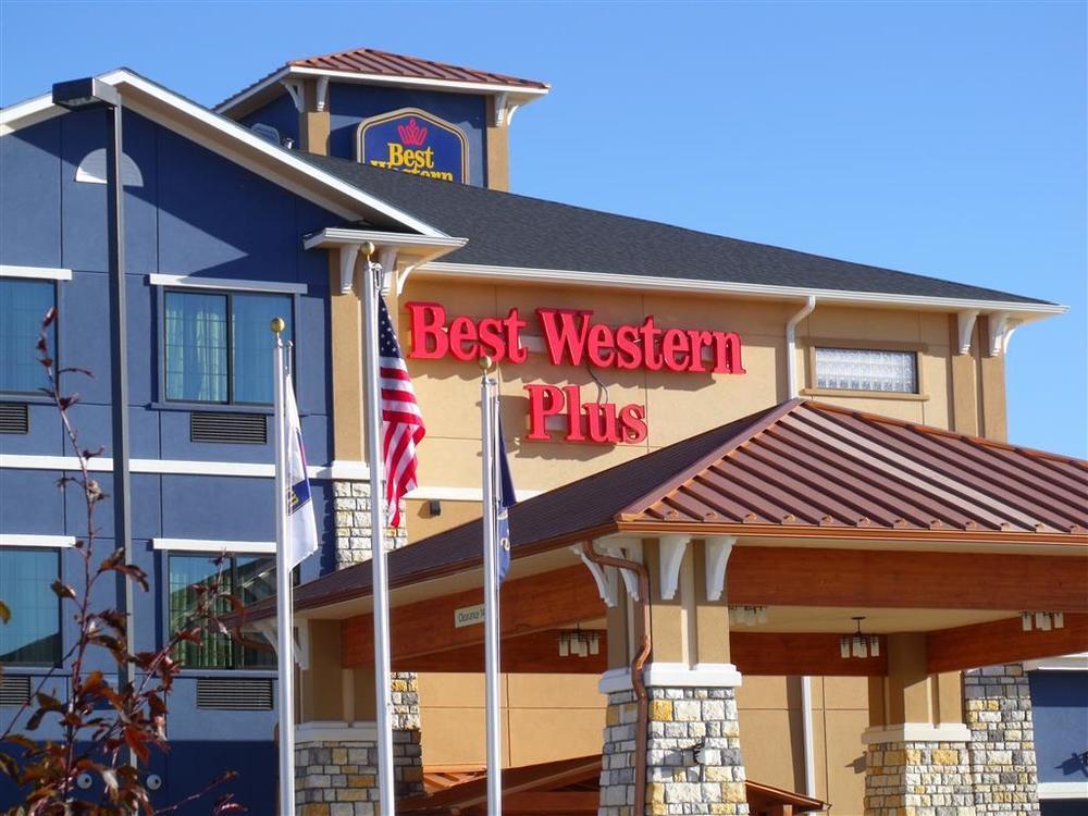 Best Western Plus Emerald Inn & Suites Garden City Exterior foto
