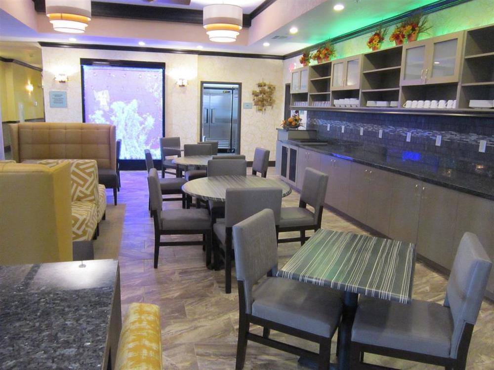 Best Western Plus Emerald Inn & Suites Garden City Restaurant foto