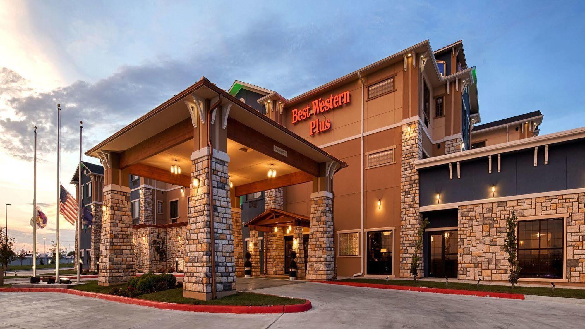 Best Western Plus Emerald Inn & Suites Garden City Exterior foto